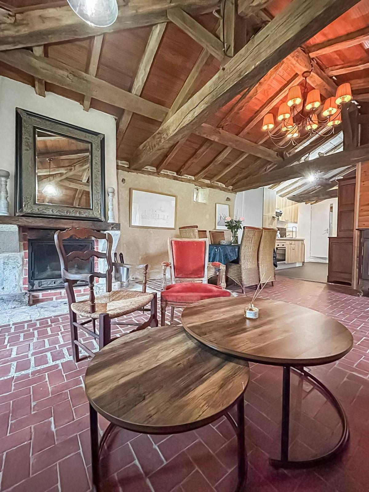 Le Clos Des Ecorcins - Terrasse - Parking Prive Saint-Amand-sur-Sevre Εξωτερικό φωτογραφία